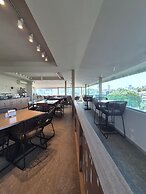 Oliva Plaza Hotel