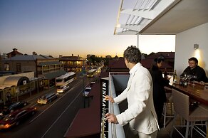 Majestic Minima Hotel