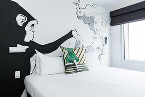 Majestic Minima Hotel