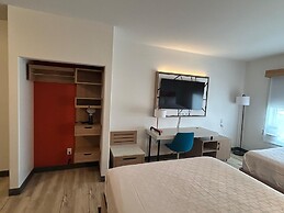 Best Western Plus Rose City Conference Center Inn