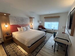 Best Western Plus Rose City Conference Center Inn