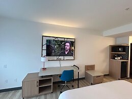 Best Western Plus Rose City Conference Center Inn