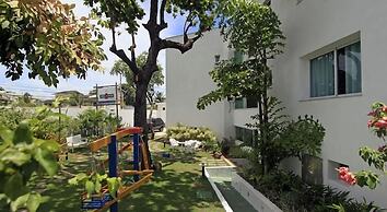 Farol de Itapuã Praia Hotel