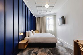 Royal Exhibition Hotel