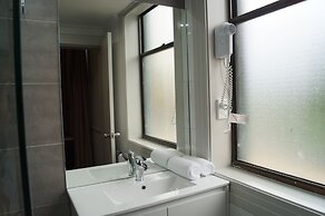 Royal Exhibition Hotel