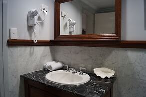 Royal Exhibition Hotel