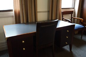 Royal Exhibition Hotel