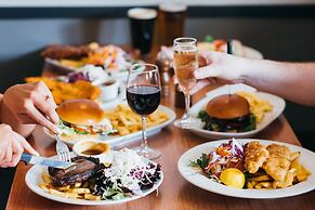 Royal Exhibition Hotel