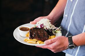 Royal Exhibition Hotel