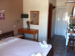 Marika's Aparts & Studios