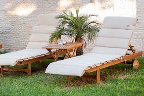 Marika's Aparts & Studios