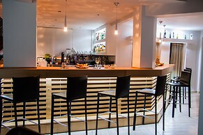 Marika's Aparts & Studios