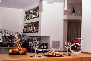 Marika's Aparts & Studios