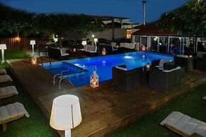 Marika's Aparts & Studios