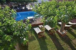 Marika's Aparts & Studios