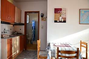 Marika's Aparts & Studios