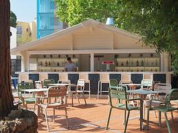 H10 Delfín - Adults Only