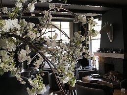 Linge Hotel Elst