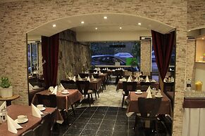 Hotel Holl