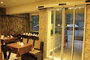 Hotel Holl