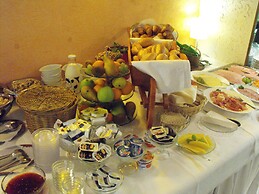 Hotel Holl