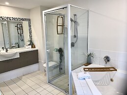 Rainbow Ocean Palms Resort