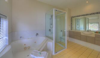 Rainbow Ocean Palms Resort