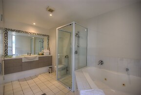 Rainbow Ocean Palms Resort