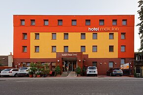 Max Inn Hotel