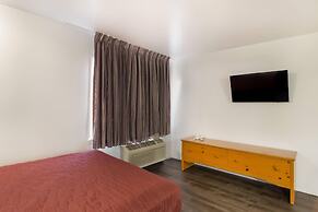 Rodeway Inn & Suites Sidney Historic Downtown I-80