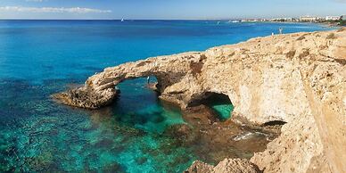 Melpo Antia Hotel & Suites