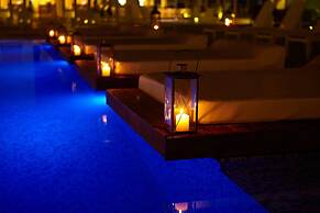 Melpo Antia Hotel & Suites