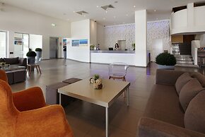 Melpo Antia Hotel & Suites