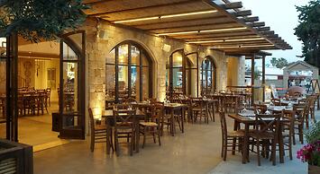 Melpo Antia Hotel & Suites