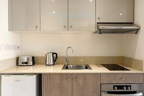 Melpo Antia Hotel & Suites