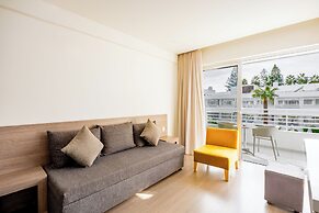 Melpo Antia Hotel & Suites