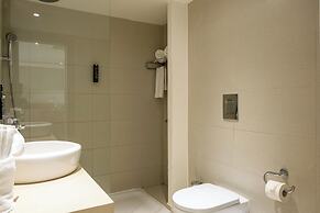 Melpo Antia Hotel & Suites