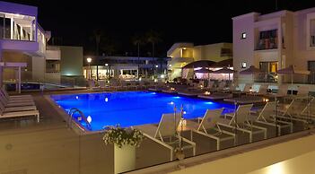 Melpo Antia Hotel & Suites