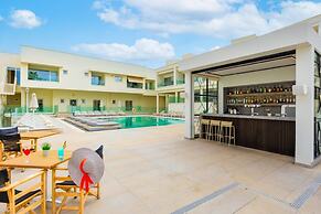 Melpo Antia Hotel & Suites