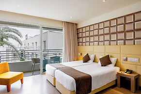 Melpo Antia Hotel & Suites
