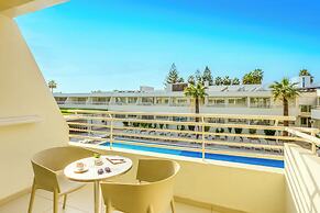 Melpo Antia Hotel & Suites