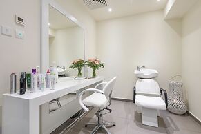 Melpo Antia Hotel & Suites