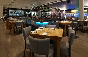 Melpo Antia Hotel & Suites