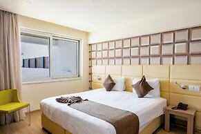 Melpo Antia Hotel & Suites