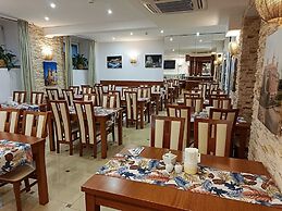 Aparthotel Adler