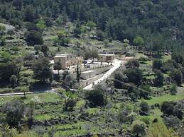 Akros Oreon Green Small Hotel