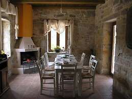 Akros Oreon Green Small Hotel