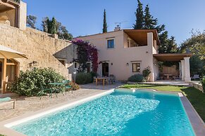 Kapsaliana Village Hotel