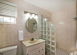 Grace Bay Beach Ocean Villas