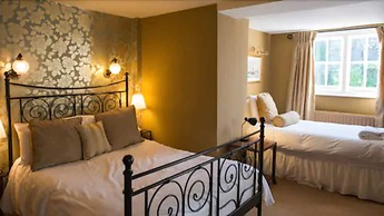 The White Cliffs Hotel